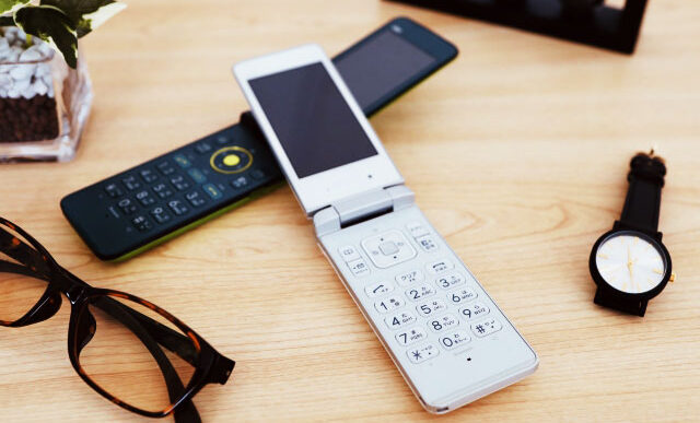 ガラケー（ガラパゴス携帯）