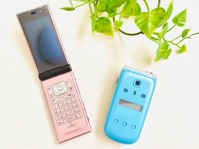 ガラケー（ガラパゴス携帯）