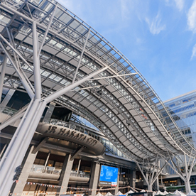 博多駅周辺の人流データ - 毎日更新｜AI解析で見る福岡県主要エリアの最新人流トレンド